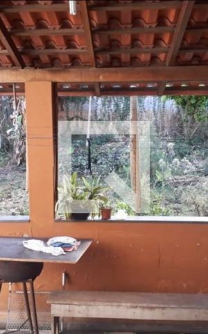 Casa à venda com 360m², 4 quartos e 6 vagas Casa à venda com 360m², 4 quartos e 6 vagasÁrea comum