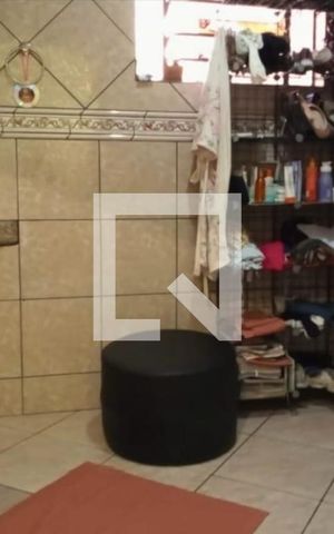 Casa à venda com 360m², 4 quartos e 6 vagas Casa à venda com 360m², 4 quartos e 6 vagasBanheiro
