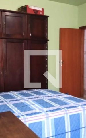 Casa à venda com 360m², 4 quartos e 6 vagas Casa à venda com 360m², 4 quartos e 6 vagasQuarto