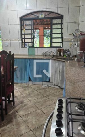 Casa à venda com 360m², 4 quartos e 6 vagas Casa à venda com 360m², 4 quartos e 6 vagasCozinha