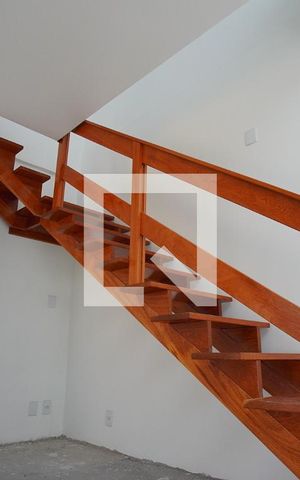Apartamento à venda com 180m², 3 quartos e 2 vagasEscada para cobertura