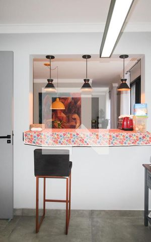 Casa à venda com 250m², 4 quartos e 3 vagas Casa à venda com 250m², 4 quartos e 3 vagasCozinha