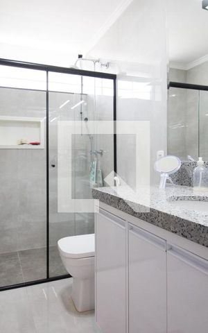 Casa à venda com 250m², 4 quartos e 3 vagas Casa à venda com 250m², 4 quartos e 3 vagasBanheiro da Suíte 2