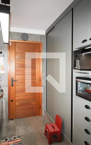Casa à venda com 250m², 4 quartos e 3 vagas Casa à venda com 250m², 4 quartos e 3 vagasCozinha