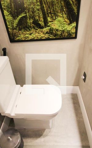 Casa à venda com 250m², 4 quartos e 3 vagas Casa à venda com 250m², 4 quartos e 3 vagasLavabo