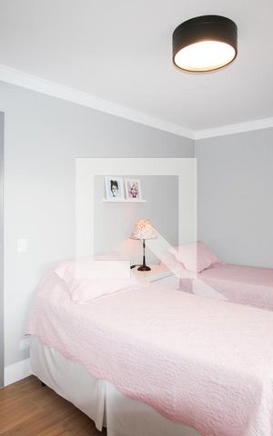 Casa à venda com 250m², 4 quartos e 3 vagas Casa à venda com 250m², 4 quartos e 3 vagasQuarto 2