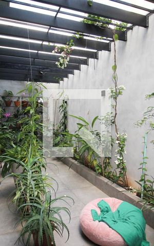 Casa à venda com 250m², 4 quartos e 3 vagas Casa à venda com 250m², 4 quartos e 3 vagasQuintal
