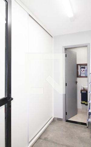 Casa à venda com 250m², 4 quartos e 3 vagas Casa à venda com 250m², 4 quartos e 3 vagasQuarto de Serviço