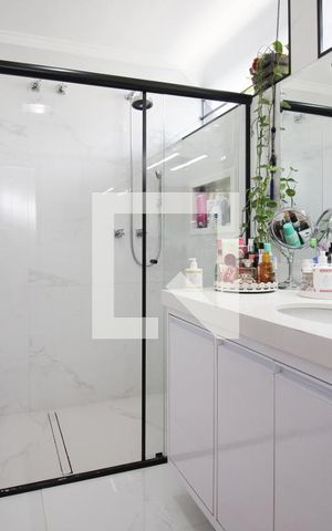 Casa à venda com 250m², 4 quartos e 3 vagas Casa à venda com 250m², 4 quartos e 3 vagasBanheiro da Suíte 1