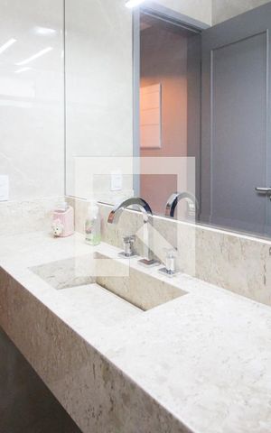 Casa à venda com 250m², 4 quartos e 3 vagas Casa à venda com 250m², 4 quartos e 3 vagasBanheiro