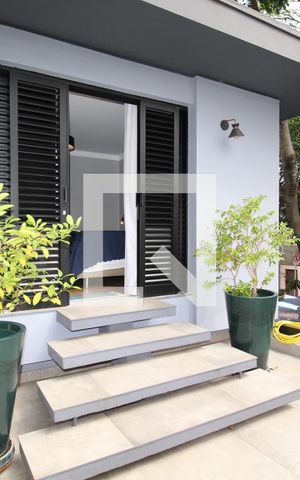Casa à venda com 250m², 4 quartos e 3 vagas Casa à venda com 250m², 4 quartos e 3 vagasVaranda da Suíte 1