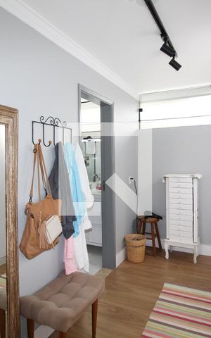 Casa à venda com 250m², 4 quartos e 3 vagas Casa à venda com 250m², 4 quartos e 3 vagasCloset da suíte 1