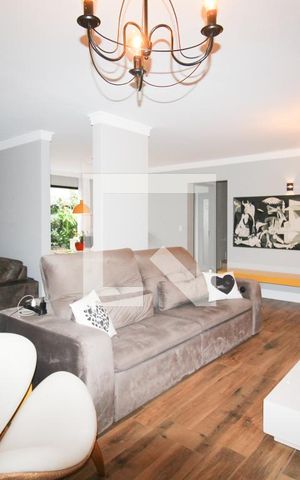 Casa à venda com 250m², 4 quartos e 3 vagas Casa à venda com 250m², 4 quartos e 3 vagasSala
