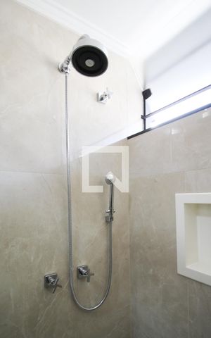 Casa à venda com 250m², 4 quartos e 3 vagas Casa à venda com 250m², 4 quartos e 3 vagasBanheiro