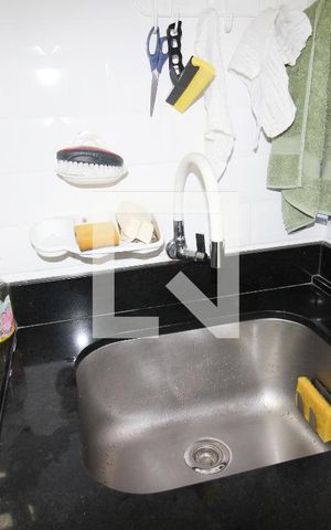 Casa à venda com 250m², 4 quartos e 3 vagas Casa à venda com 250m², 4 quartos e 3 vagasÁrea de Serviço