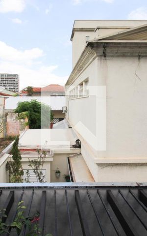 Casa à venda com 250m², 4 quartos e 3 vagas Casa à venda com 250m², 4 quartos e 3 vagasVista