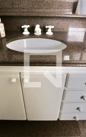 Apartamento para alugar com 58m², 1 quarto e 2 vagas Apartamento para alugar com 58m², 1 quarto e 2 vagasBanheiro