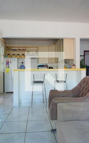 Casa à venda com 120m², 3 quartos e 2 vagasSala