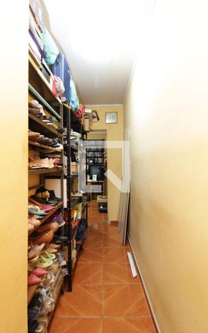 Casa à venda com 108m², 3 quartos e 2 vagasCorredor - Quartos
