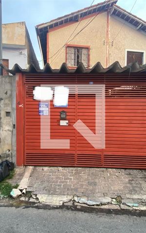 Casa à venda com 108m², 3 quartos e 2 vagas Casa à venda com 108m², 3 quartos e 2 vagasFachada com plaquinha