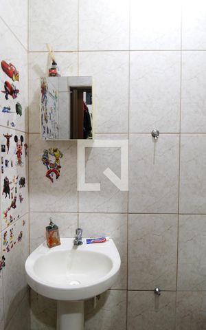 Casa à venda com 108m², 3 quartos e 2 vagasLavabo
