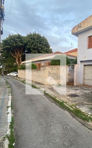 Casa à venda com 108m², 3 quartos e 2 vagas Casa à venda com 108m², 3 quartos e 2 vagasVista da Rua