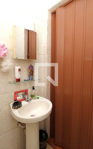 Casa à venda com 108m², 3 quartos e 2 vagasBanheiro da Suíte 2