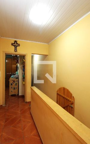 Casa à venda com 108m², 3 quartos e 2 vagasCorredor - Quartos