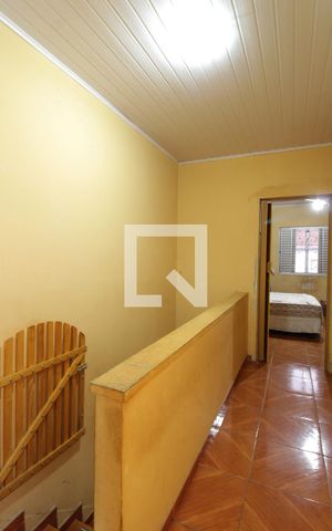 Casa à venda com 108m², 3 quartos e 2 vagasCorredor - Quartos