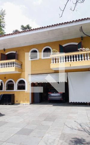 Casa à venda com 1000m², 5 quartos e 7 vagasFachada