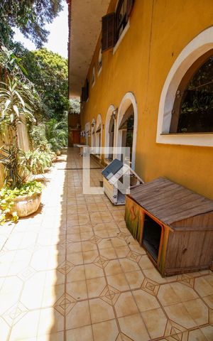 Casa à venda com 1000m², 5 quartos e 7 vagasCorredor