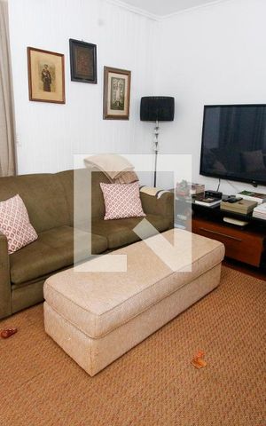 Casa à venda com 1000m², 5 quartos e 7 vagasSala de TV