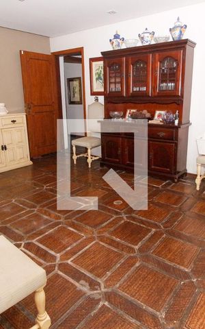 Casa à venda com 1000m², 5 quartos e 7 vagasCopa