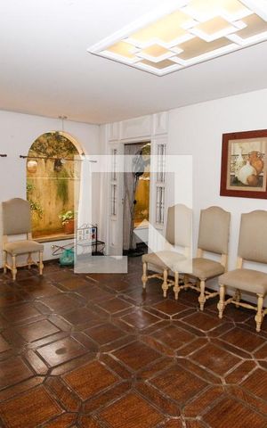 Casa à venda com 1000m², 5 quartos e 7 vagasCopa