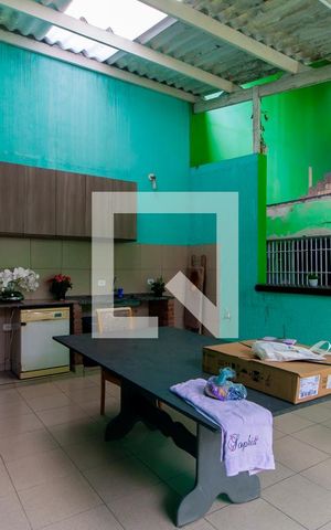 Casa à venda com 90m², 4 quartos e 3 vagas Casa à venda com 90m², 4 quartos e 3 vagasÁrea comum - Churrasqueira