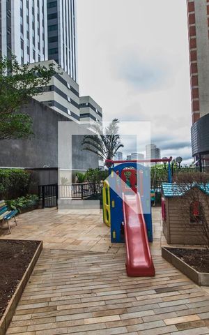 Apartamento à venda com 202m², 4 quartos e 3 vagasÁrea comum - Playground