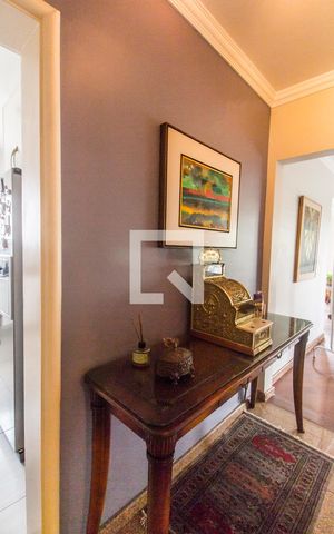 Apartamento à venda com 202m², 4 quartos e 3 vagas Apartamento à venda com 202m², 4 quartos e 3 vagasEntrada