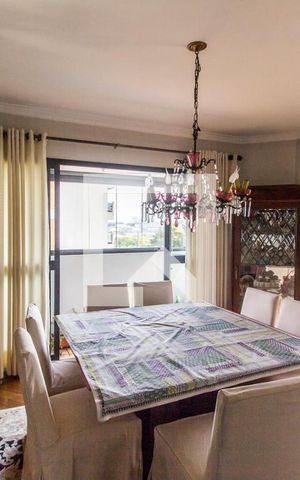 Apartamento à venda com 202m², 4 quartos e 3 vagas Apartamento à venda com 202m², 4 quartos e 3 vagasSala de Jantar