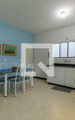 Casa de condomínio à venda com 329m², 4 quartos e 2 vagas Casa de condomínio à venda com 329m², 4 quartos e 2 vagasCozinha