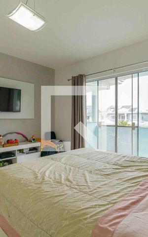 Casa de condomínio à venda com 329m², 4 quartos e 2 vagas Casa de condomínio à venda com 329m², 4 quartos e 2 vagasSuíte 1