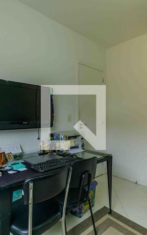 Casa de condomínio à venda com 329m², 4 quartos e 2 vagas Casa de condomínio à venda com 329m², 4 quartos e 2 vagasQuarto
