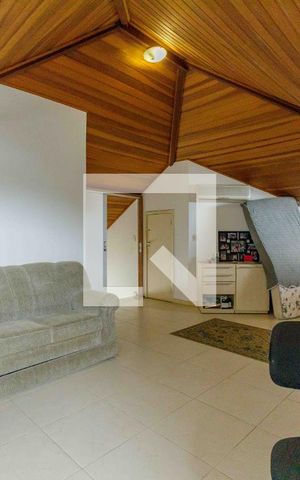 Casa de condomínio à venda com 329m², 4 quartos e 2 vagas Casa de condomínio à venda com 329m², 4 quartos e 2 vagasSótão