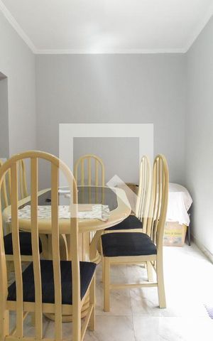 Casa para alugar com 80m², 2 quartos e 2 vagas Casa para alugar com 80m², 2 quartos e 2 vagasSala de Jantar