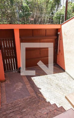 Casa para alugar com 80m², 2 quartos e 2 vagas Casa para alugar com 80m², 2 quartos e 2 vagasEntrada