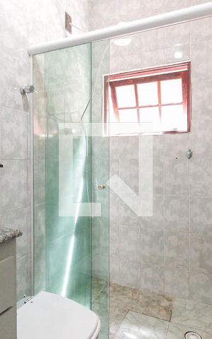 Casa para alugar com 80m², 2 quartos e 2 vagas Casa para alugar com 80m², 2 quartos e 2 vagasBanheiro da Suíte