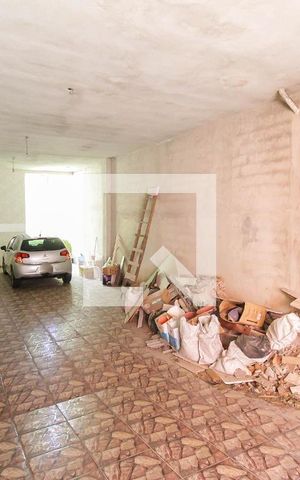 Casa para alugar com 80m², 2 quartos e 2 vagas Casa para alugar com 80m², 2 quartos e 2 vagasGaragem