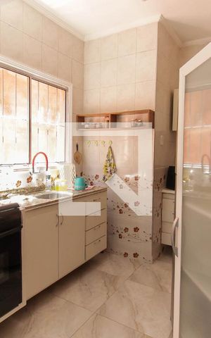 Casa para alugar com 80m², 2 quartos e 2 vagas Casa para alugar com 80m², 2 quartos e 2 vagasCozinha