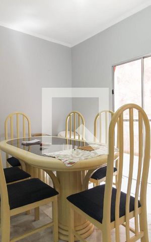 Casa para alugar com 80m², 2 quartos e 2 vagas Casa para alugar com 80m², 2 quartos e 2 vagasSala de Jantar