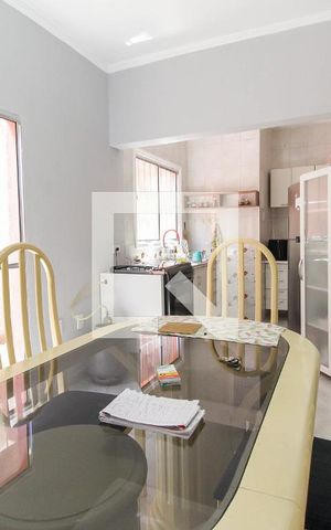 Casa para alugar com 80m², 2 quartos e 2 vagas Casa para alugar com 80m², 2 quartos e 2 vagasSala de Jantar