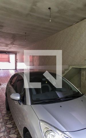 Casa para alugar com 80m², 2 quartos e 2 vagas Casa para alugar com 80m², 2 quartos e 2 vagasGaragem